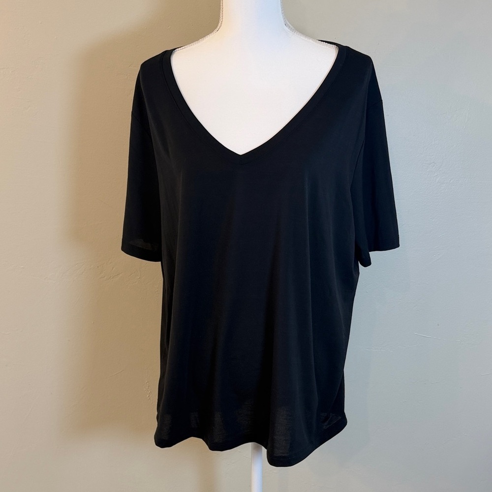 Mercer+Mettle Women's 2XL Black V-neck Short Sleeve Shirt